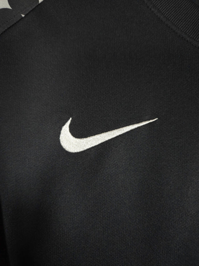 2010 Netherlands Goalkeeper Shirt (Pro) - detailed view