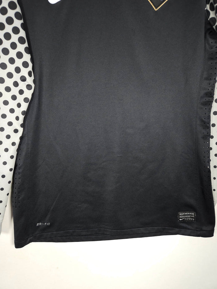 2010 Netherlands Goalkeeper Shirt (Pro) - detailed view