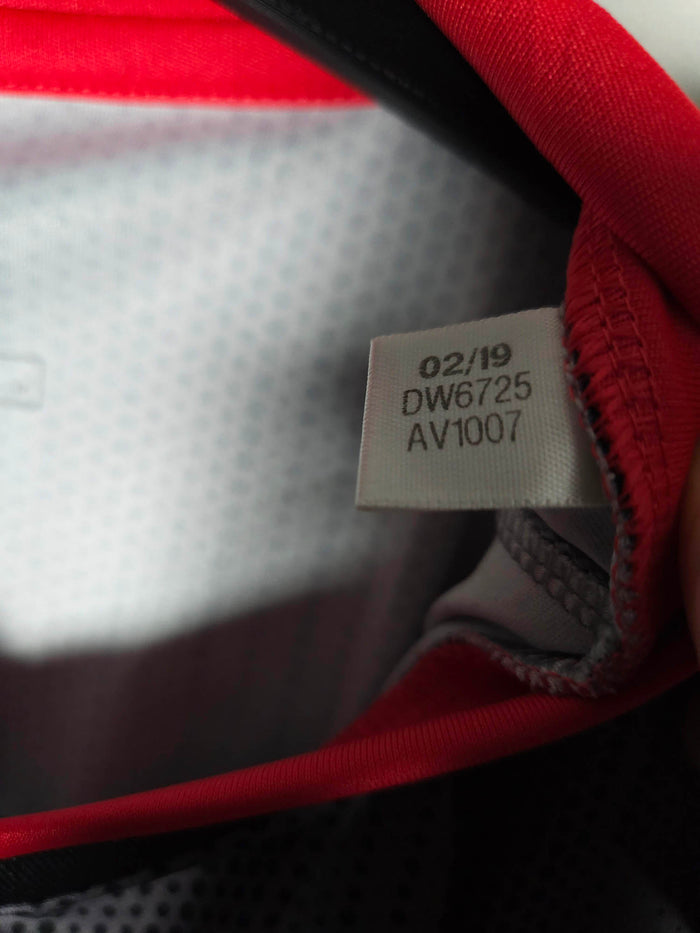 2019-20 Benfica Away Shirt - detailed view