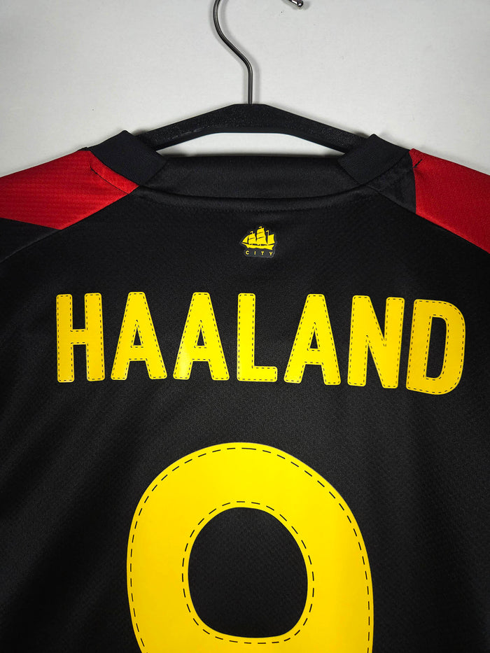 2022-23 Manchester City Away Shirt Haaland #9 - detailed view