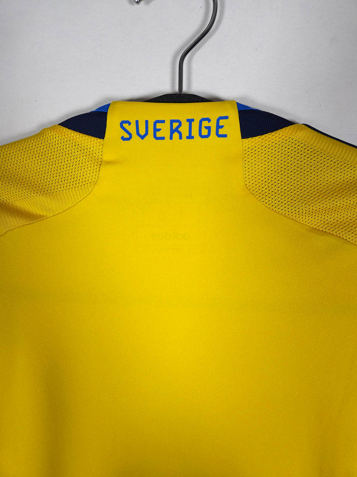 2022-23 Sweden Home Shirt - detailed view