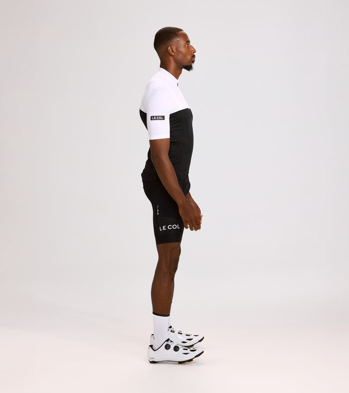 Black/White